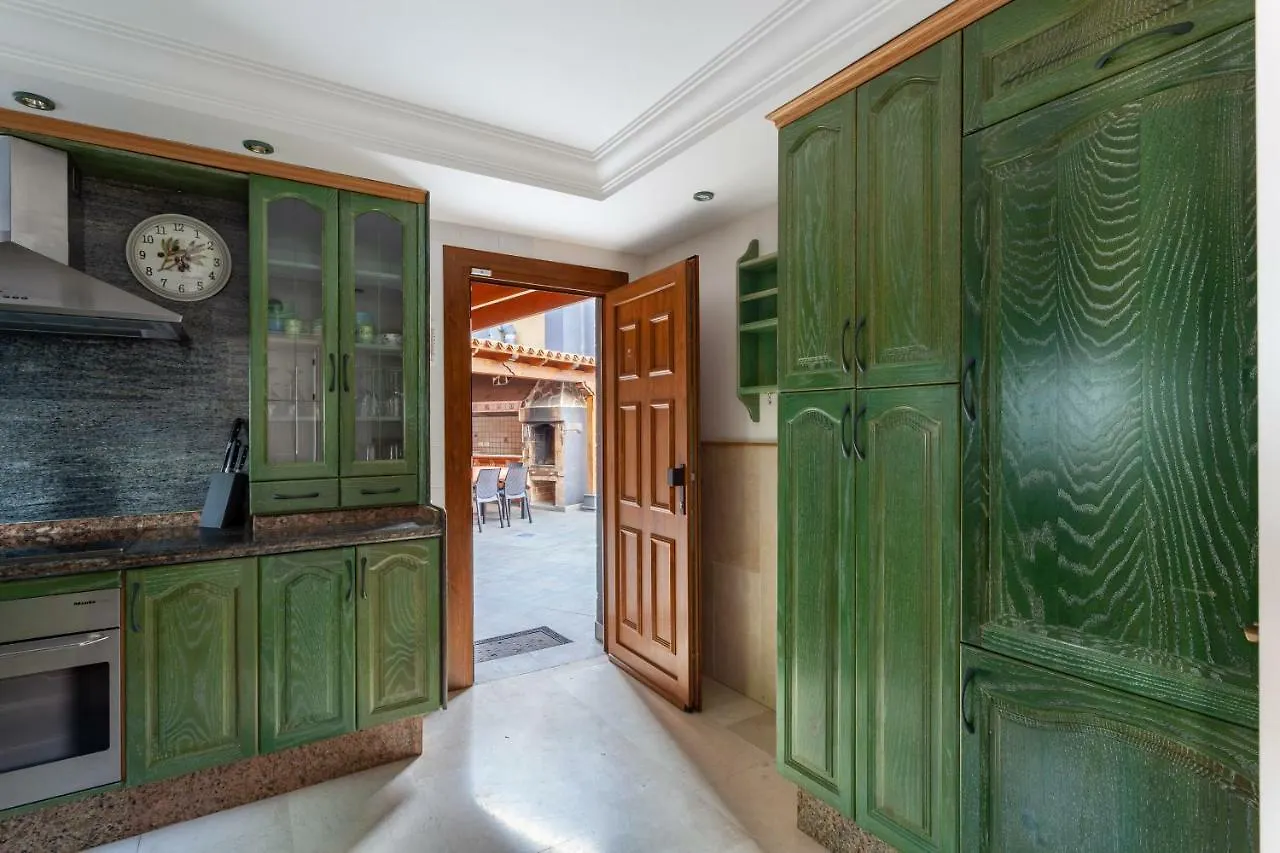 מלון אדחה Casa La Duquesa ספרד